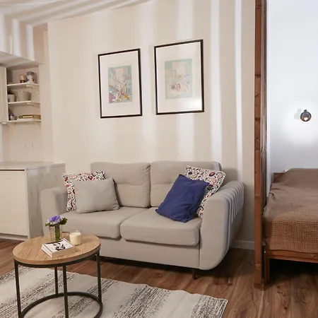 Cozy Naugarduko Palace Vilnius