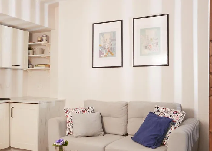 Cozy Naugarduko Palace *